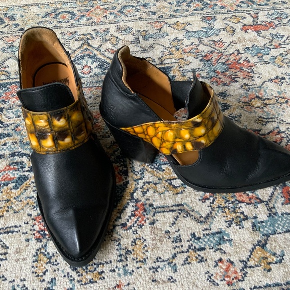 John Fluevog women’s size 7.5 - Picture 2 of 5